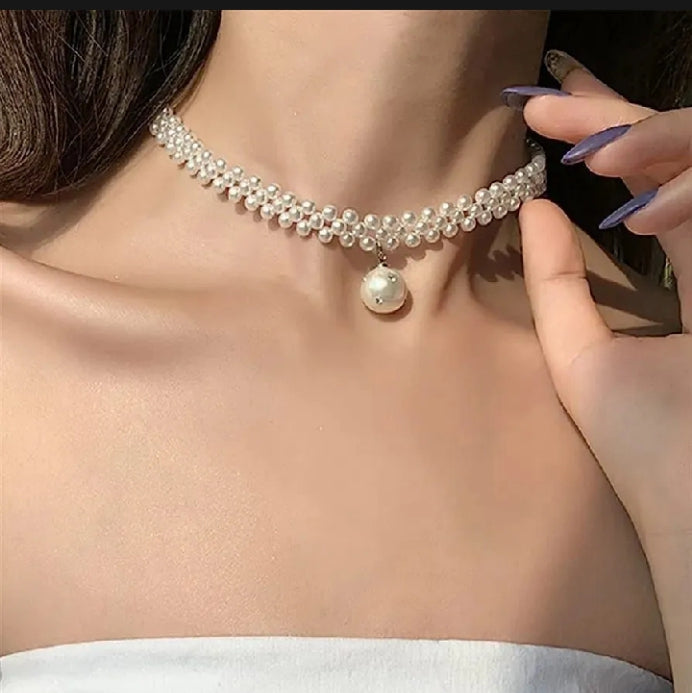Glamorous Choker Pearl Girls Necklace